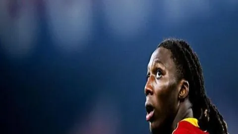 C罗加盟皇马首秀赛季33球震撼亮相，姆巴佩皇马首秀28球表现惊艳，好戏连台🤯